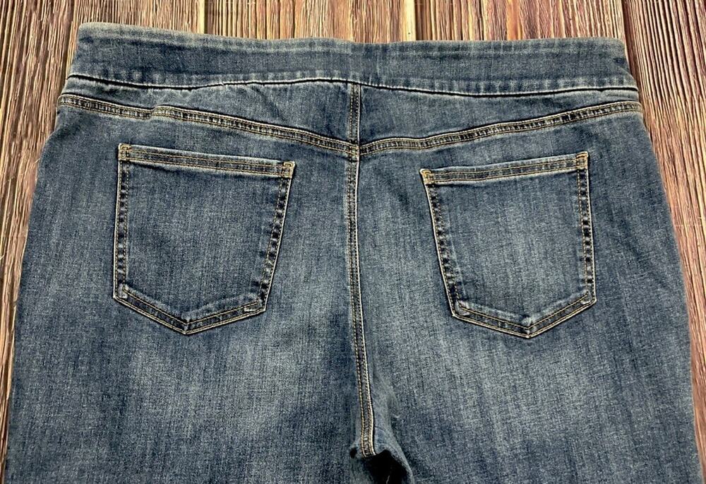 Chico's Jeans 18R / 3.5R Pull On Denim Slim Boot Cut Dark Wash Slimming Comfort